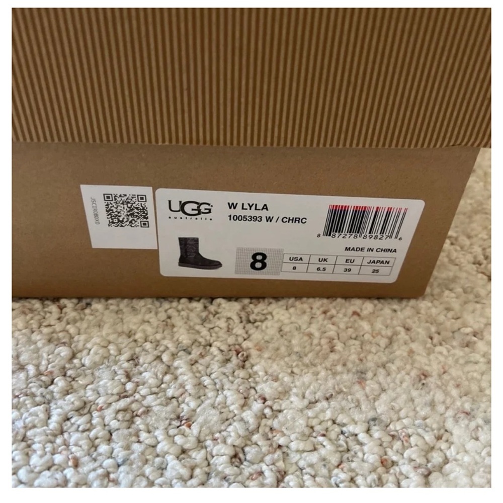 Ugg Lyla Sequin Boot Size 8 - image 7